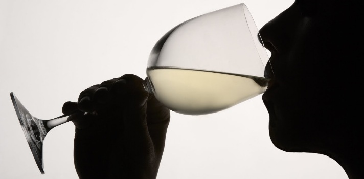 las-bebidas-alcoholicas-una-influencia-positiva-o-negativa-en-la-historia-de-la-humanidad-001