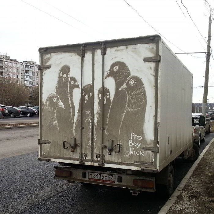 un-artista-ruso-transforma-los-autos-sucios-de-la-calle-en-verdaderas-obras-de-arte-007