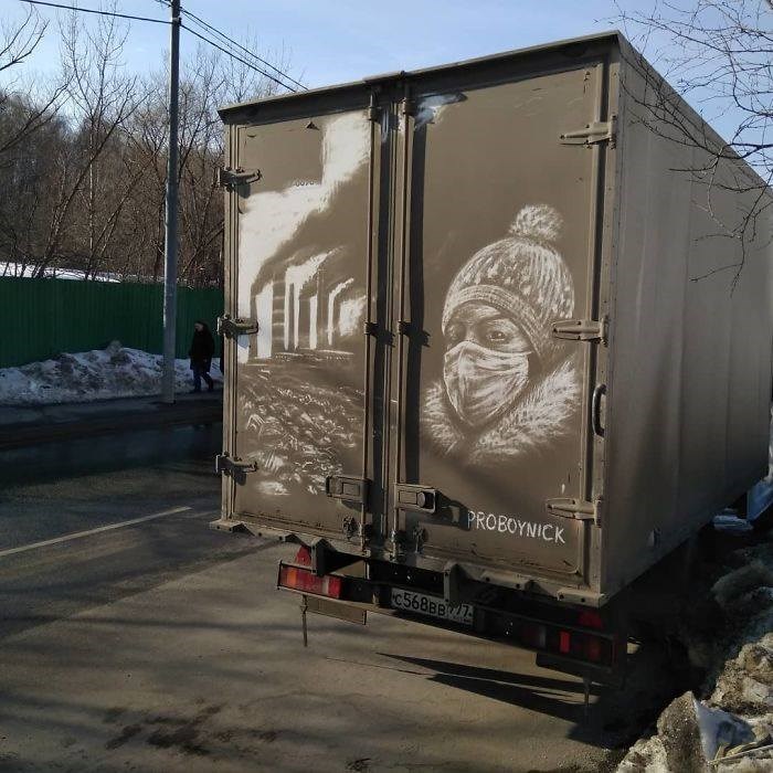un-artista-ruso-transforma-los-autos-sucios-de-la-calle-en-verdaderas-obras-de-arte-009